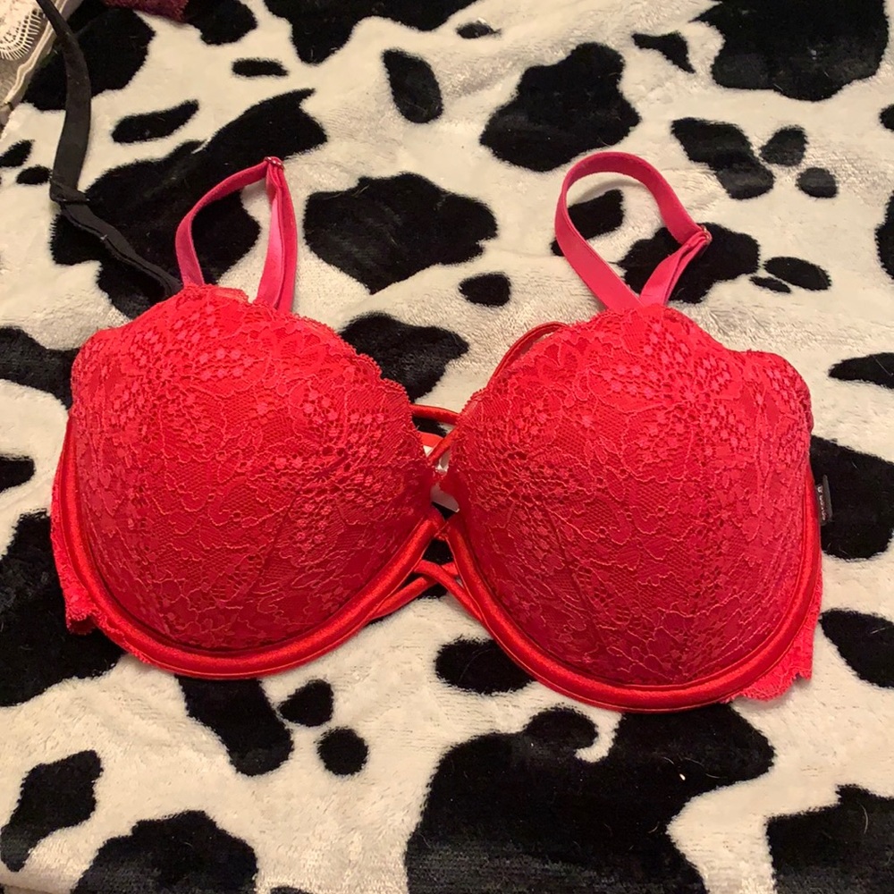 NWOT Strappy push up bra